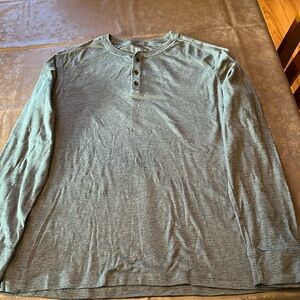 Men’s long sleeve green Henley, Apt. 9, size large